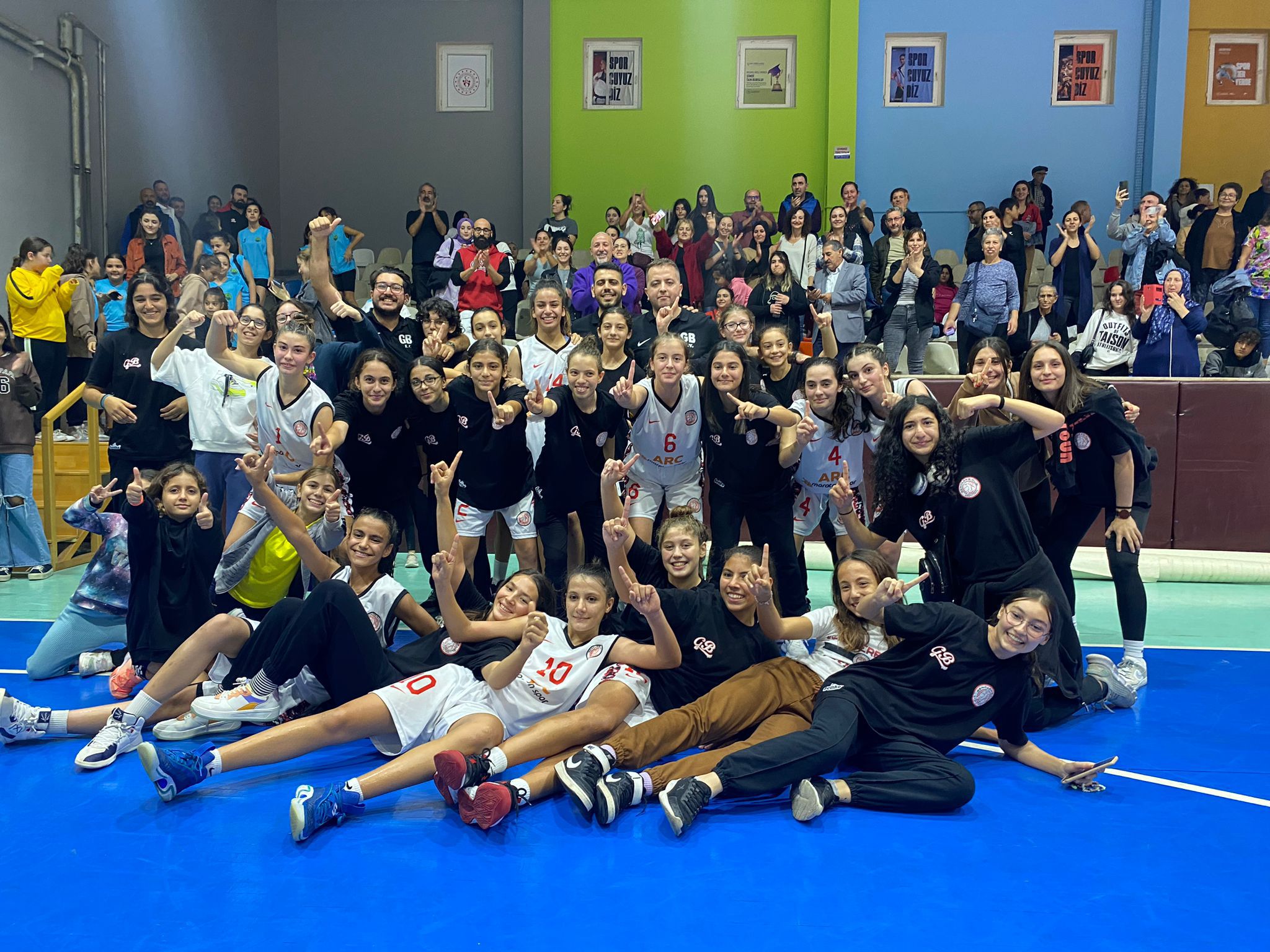 Mersin Gençlerbirliği Basketbol Takımı